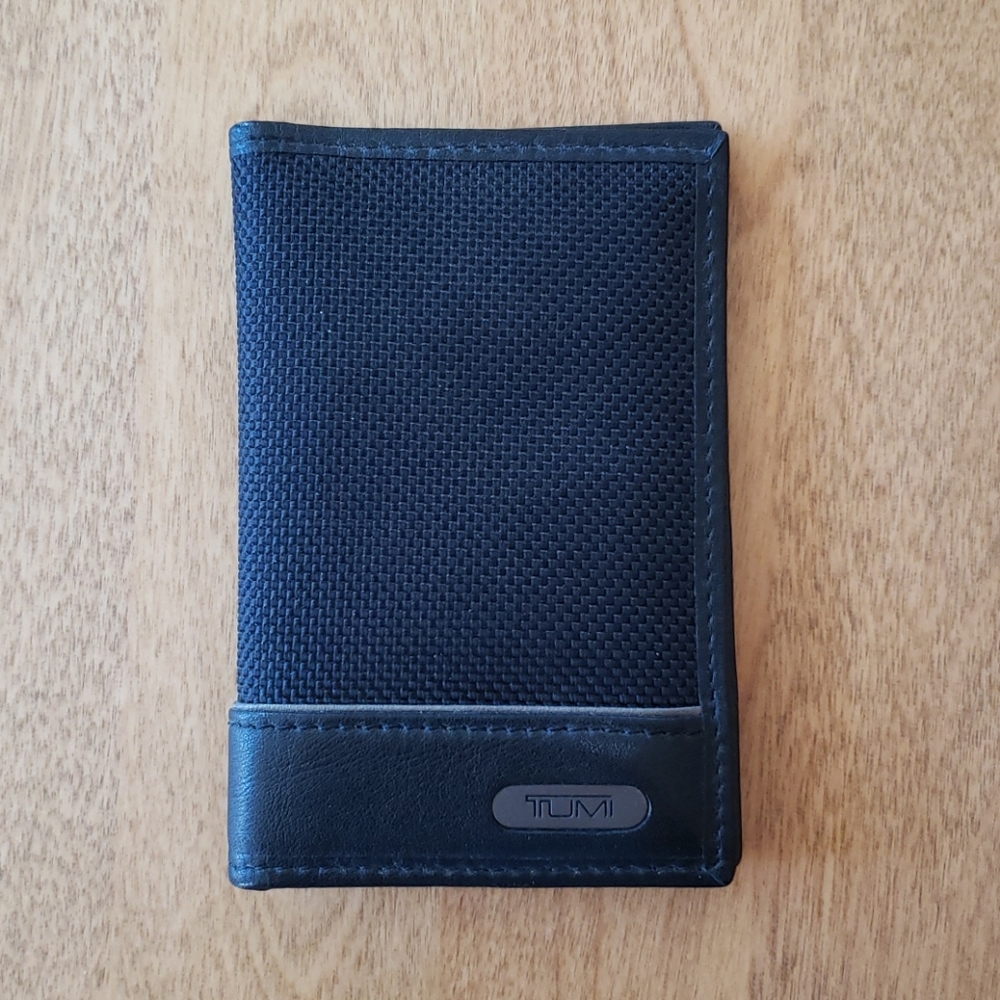 Tumi card holder